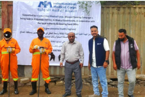 بدعم من الهيئة الطبية الدولية .. مدير عام الحصين يدشن حملة النظافة بالمديرية