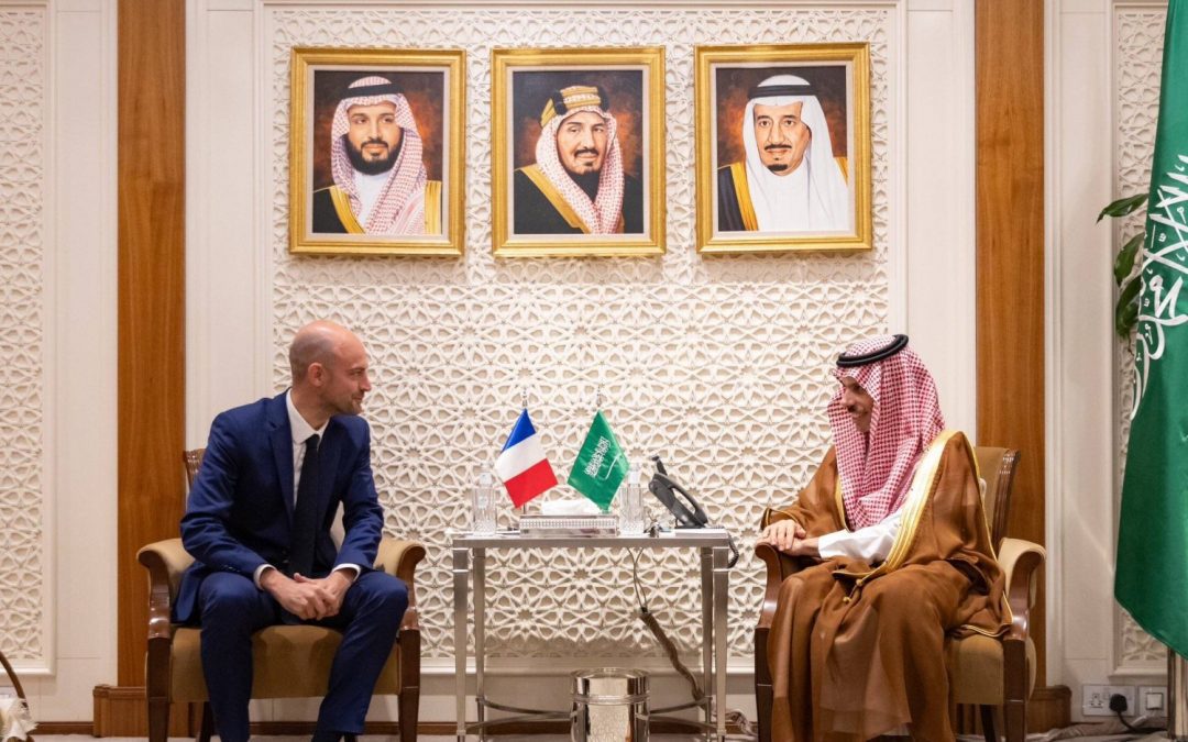 وزيرا خارجية السعودية وفرنسا يناقشان تطورات لبنان