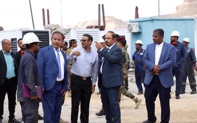 محافظ حضرموت يتفقد الموقع العام المخصص لمشروع محطة كهرباء الرئيس