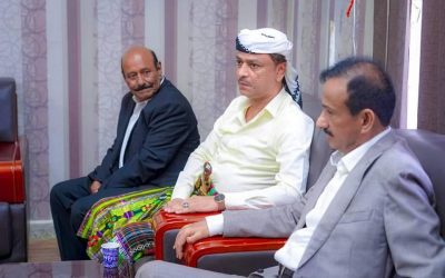 المحافظ بن الوزير يلتقي وفد هيئة رئاسة المجلس الانتقالي ويناقش سبل التعاون والتنسيق المشترك