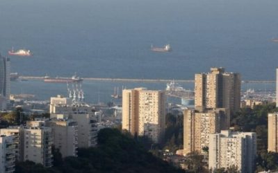 حزب الله يستهدف مصنعًا للمتفجرات في قاعدة عسكرية إسرائيلية بحيفا