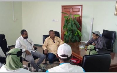 مدير المياه والصرف الصحي يلتقي بفريق مؤسسة ثمار الخير لمناقشة حلول عاجلة للصرف الصحي بمنطقة بالكود