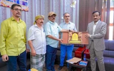 محافظ شبوة” يستمع إلى هموم أهالي عتق، ويؤكد على أهمية الشراكة المجتمعية في التنمية .