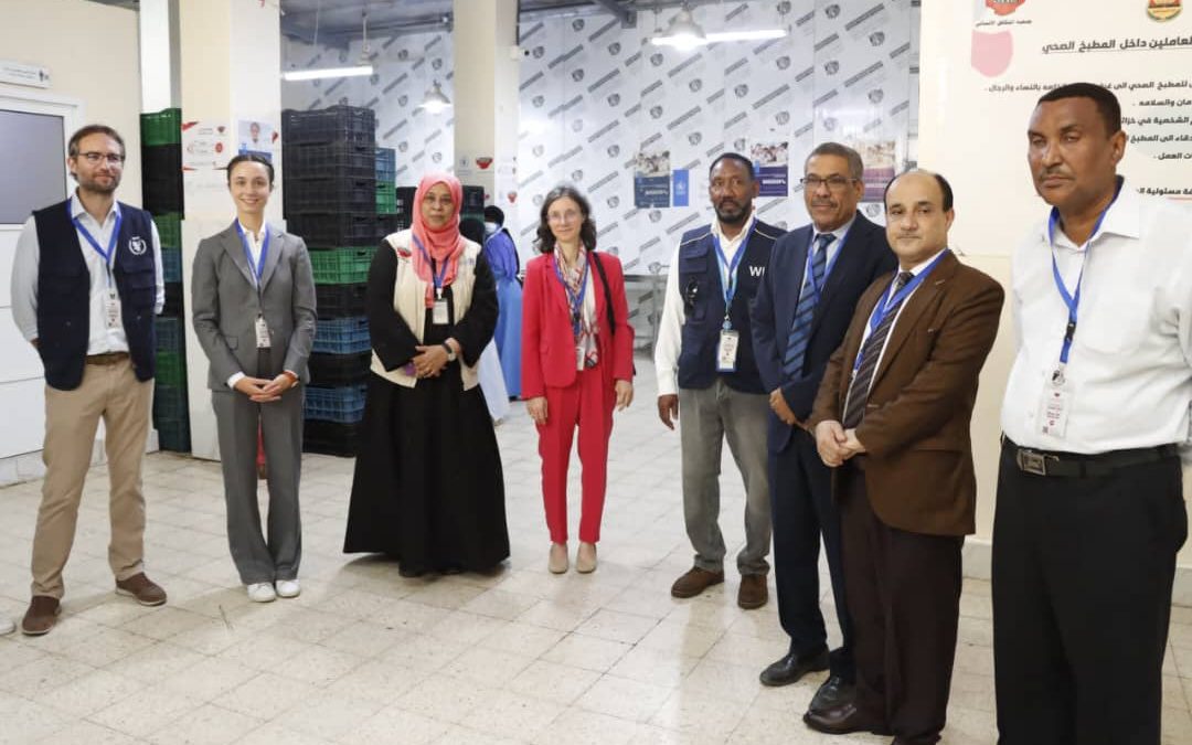 *مدير عام دارسعد يستقبل السفيرة الفرنسية لدى بلادنا والوفد المرافق لها_ ويطلع معهم على مطبخ إعداد الوجبات الصحية لطلاب المدارس*
