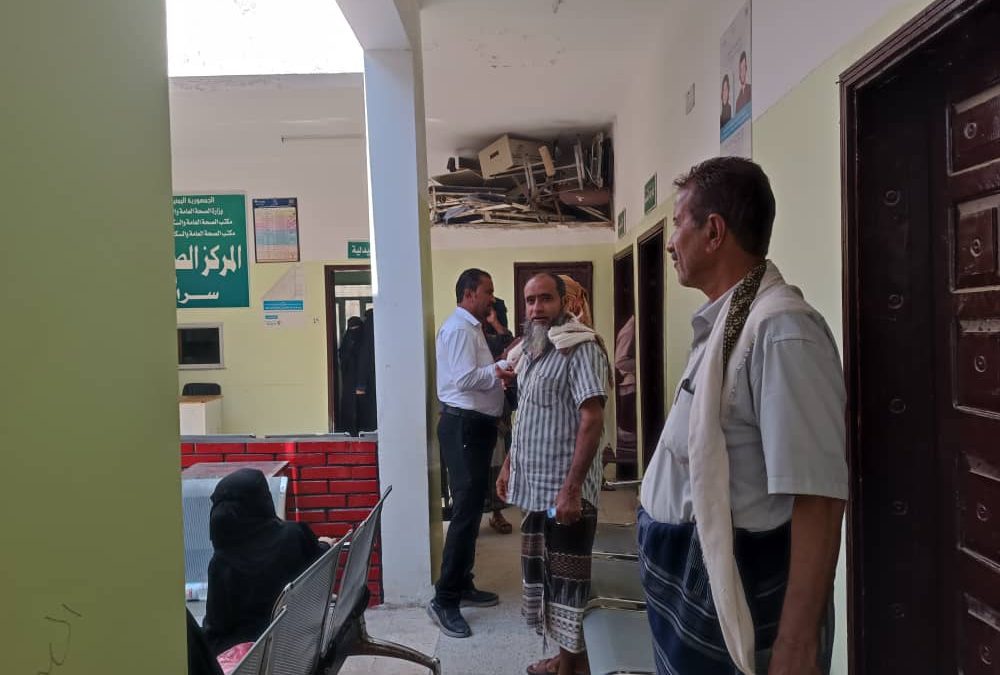 مدير عام سرار يافع يطلع على أوضاع المركز الصحي