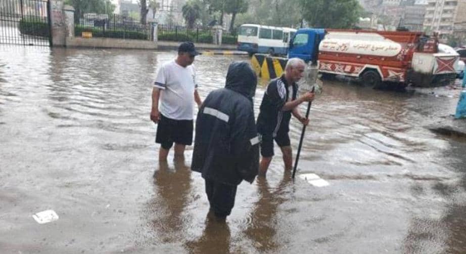 أمطار غزيرة تضرب عدداً من مديريات العاصمة عدن