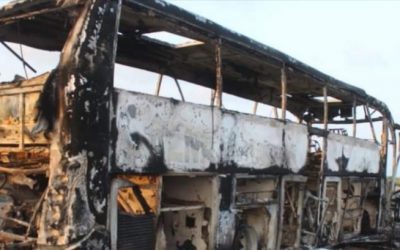 أبين: حريق يلتهم باص نقل جماعي تابع لشركة النجار  ونجاة جميع الركاب البالغ 31 راكب