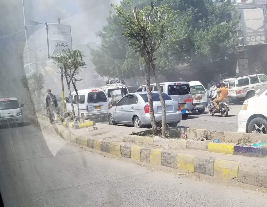 حريق يلتهم مطعم شعبي في مدينة تعز