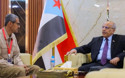 الكثيري يطّلع على التحديات التي يشكلها استمرار تدفق النازحين إلى وادي وصحراء حضرموت