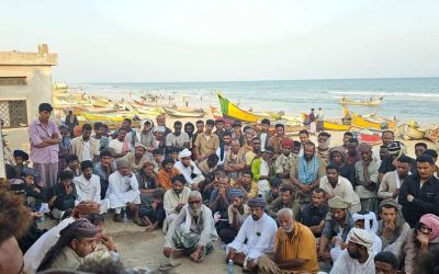 الغيضة ..اجتماع موسع لتوعية الصيادين بمخاطر الجرف العشوائي بمحيفيف