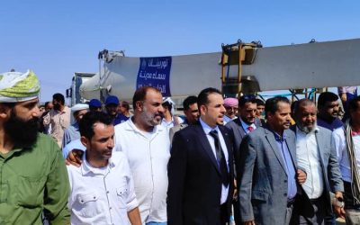 أبين .. تواصل التقدم في مشروع مدينة الخليج الاستثماري: وصول أول توربين لانتاج الكهرباء بالرياح”