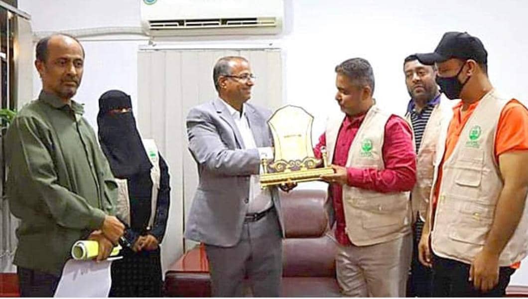 وزير الشؤون الإجتماعية يلتقي قيادة مؤسسة شباب أبين ويشيد بدور الشباب وهمتهم العالية في بناء المجتمع
