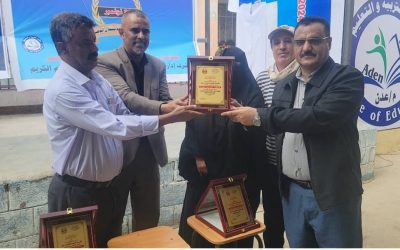 بمناسبة الذكرى ( 57 ) لعيد الإستقلال ( 30 ) من نوفمبر المجيد.. *وكيل عدن “مبجر” ومدير عام المنصورة يحضران الحفل الفني بثانوية النعمان للبنين*