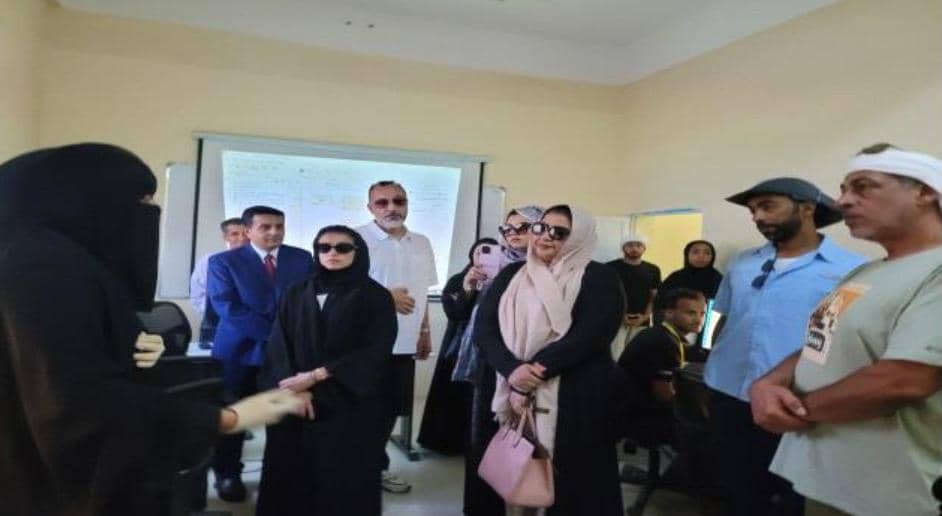 وفد الاتحاد النسائي يواصل زيارته لسقطرى لتقييم احتياجات المرأة الجنوبية