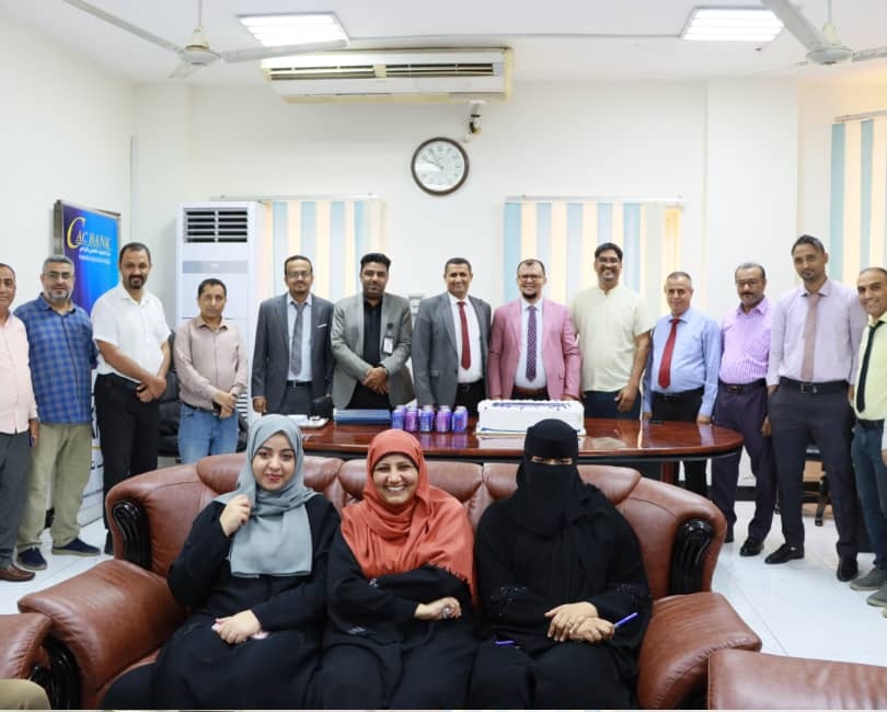 الإدارة العليا في «كاك بنك» تكرم فريق إدارة العمليات الدولية