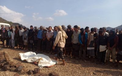 المئات يشيعون جثمان الشهيد عبدالملك محفوظ الحوشبي أحد أبطال اللواء الأول دفاع ساحلي إلى مثواه الأخير بالمسيمير