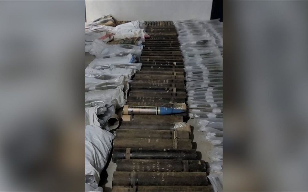 احباط تهريب شحنة أسلحة وذخائر متنوعة في محافظة شبوة