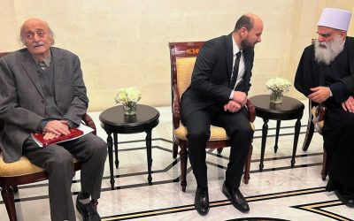 أول زيارة إلى سوريا منذ 15 عاما.. جنبلاط يلتقي الشرع في دمشق