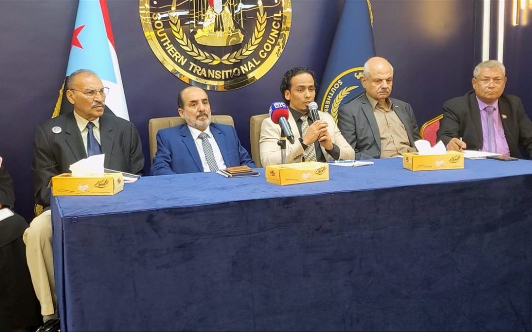 لليوم الثالث.. فريق التواصل السياسي يواصل لقاءاته الموسعة في العاصمة عدن