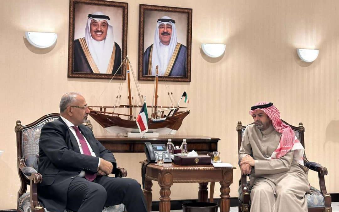 الرئيس الزُبيدي يشيد بالمواقف الأخوية الصادقة لدولة الكويت إلى جانب بلادنا