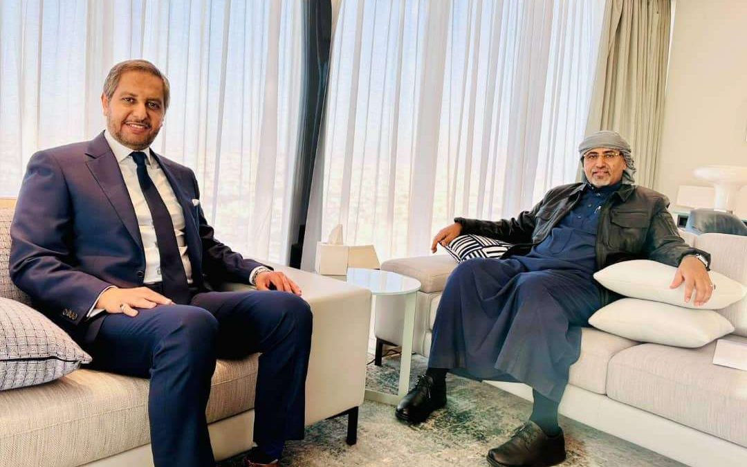 الرئيس الزُبيدي يبحث مع سفير جيبوتي سُبل تنسيق المواقف المشتركة لتأمين خطوط الملاحة الدولية