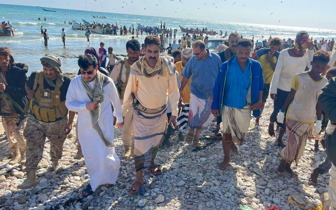 فريق التواصل بالمجلس الانتقالي يتفقد مركز الإنزال السمكي في مديرية سيحوت