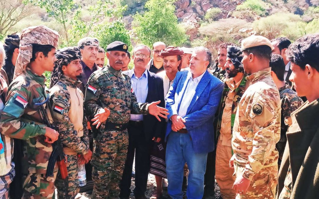 فريق التواصل يتفقد قوات الحزام الأمني بقطاع سباح المرابطة في الخطوط الأمامية لجبهة حدق