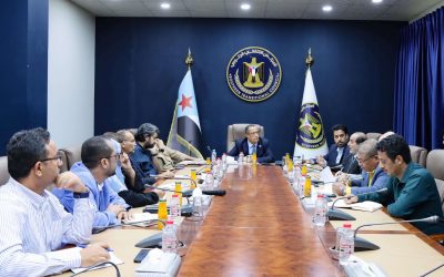 الخُبجي يستعرض نتائج النزولات الميدانية لفريق العاصمة عدن ويؤكد على أهمية تعزيز التواصل مع المجتمع