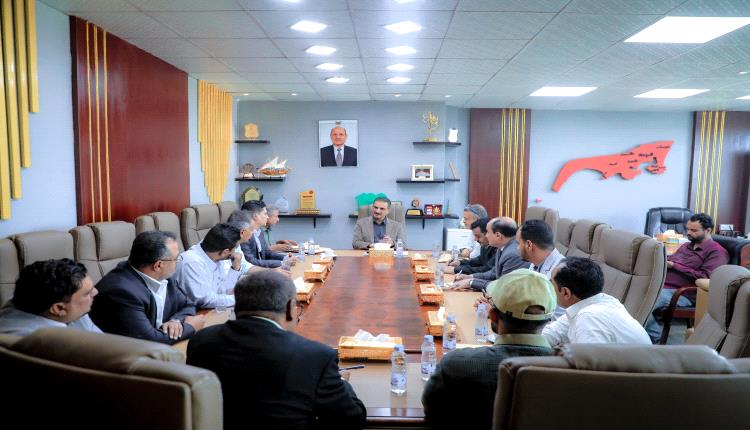 عدن.. اجتماع يناقش لائحة تنظيم العمل بين مكاتب الأشغال وصندوق النظافة ووحدة حماية الأراضي والمخططات