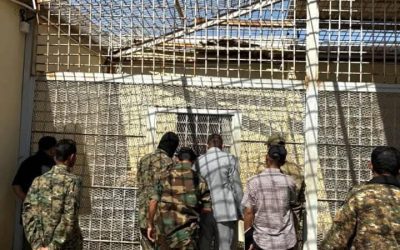 رئيس النيابة الجزائية المتخصصة بعدن يتفقد أوضاع السجناء في السجن المركزي في بئر أحمد