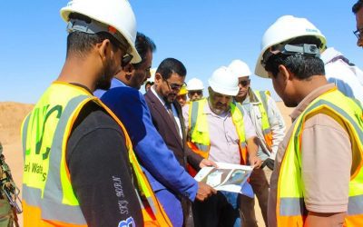 وكيل شبوة يتفقد سير العمل في مشروع محطة الطاقة الشمسية الاستراتيجي بالمحافظة