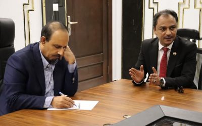 فريق التوعية السياسية بالمجلس الانتقالي الجنوبي يلتقي محافظ حضرموت