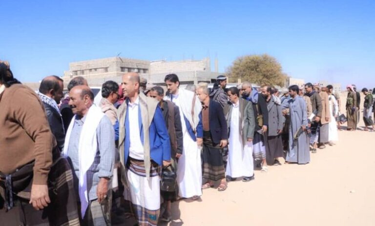 فريق التواصل وتعزيز الوعي السياسي بالمجلس الانتقالي يؤدي واجب العزاء لأسرة الشهيد القائد أحمد محسن السليماني