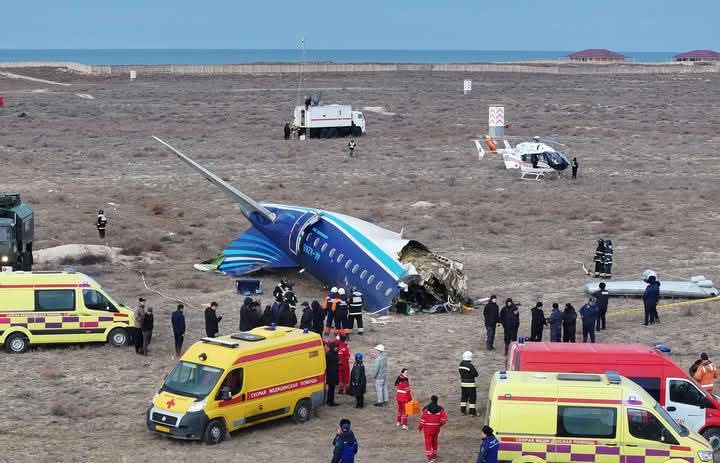 وزارة الطوارئ الكازاخستانية تعلن مقتل 42 شخصاً ونجاة 25 آخرين من حادث تحطم طائرة ركاب أذربيجانية