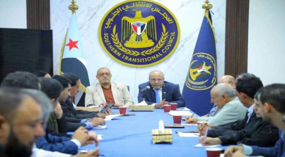 الكثيري يترأس لقاءً موسعاً برؤساء دوائر الأمانة العامة والهيئات التنفيذية بمحافظات الجنوب