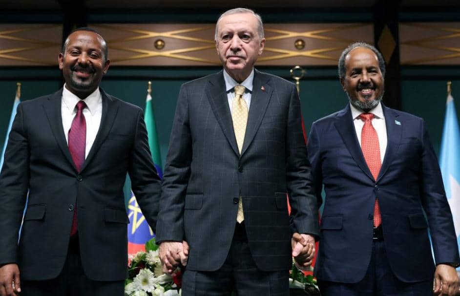 أردوغان يعلن “مصالحة تاريخية” بين الصومال وإثيوبيا