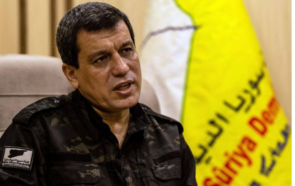 قائد “قسد” يعلق على مظاهرات الرقة ويعد بمحاسبة المتورطين