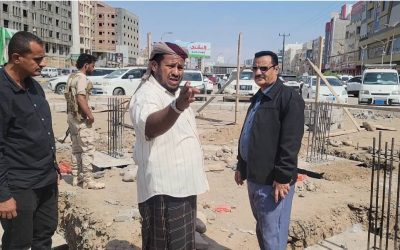 *برعاية وزير الدولة – محافظ العاصمة عدن – أحمد حامد لملس..*  *مدير عام المنصورة يدشن إنشاء حديقتين جديدتين في شارع التسعين*
