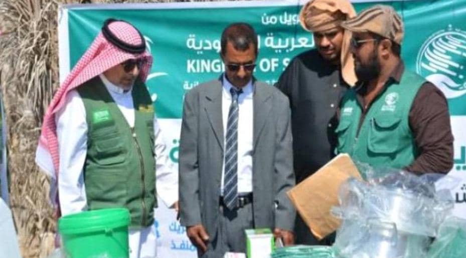 بدعم سعودي.. توزيع مساعدات إيوائية طارئة بمديرية المسيلة
