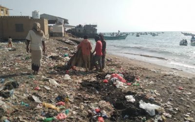 أبين.. استمرار حملة النظافة في احياء مدينة شقرة الساحلية