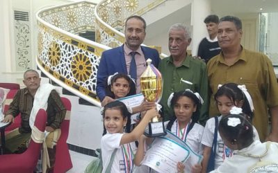 مدير تربية خنفر يهنئ أوائل طلاب المديرية في مسابقة الحساب الذهني بأبين