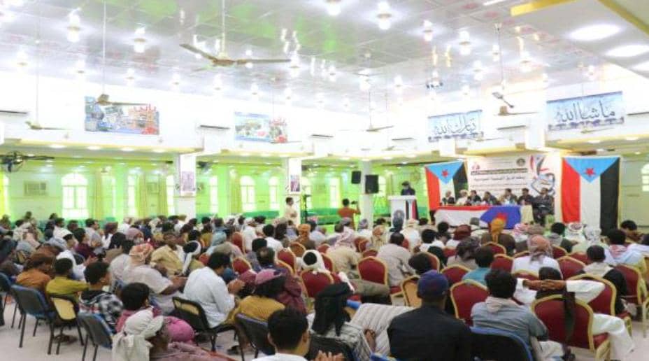فريق التواصل وتعزيز الوعي السياسي يعقد لقاءً موسعًا في محافظة المهرة