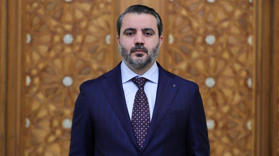 بيان من الإمارات بعد “أول اتصال” بوزير خارجية سوريا الجديد