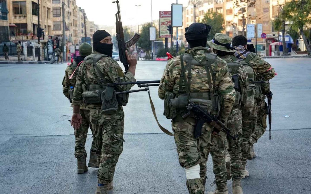 بدء إعادة تشكيل وزارة الدفاع السورية وضم الفصائل تحت قيادتها
