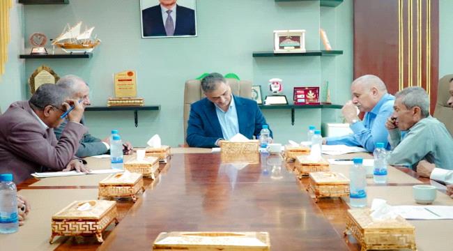 لملس يناقش مع مدير مكتب الصحة خطة تعزيز العمل والتعامل المسؤول مع النفايات الطبية