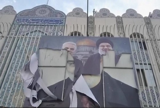 روسيا تكشف: الأسد غادر سوريا بعد مفاوضات وأمر بانتقال سلمي للسلطة