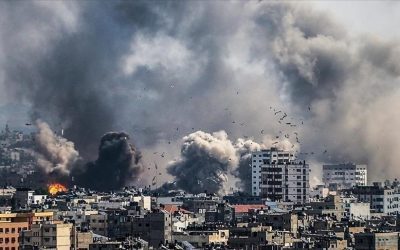 اليوم 450 للإبادة.. غارات إسرائيلية مكثفة على غزة طالت إحداها مستشفى
