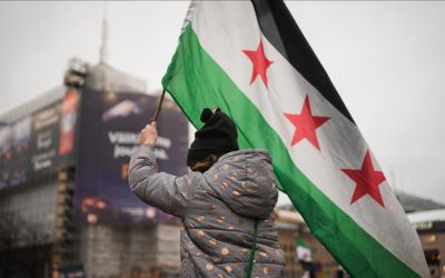 إنزال علم نظام البعث من سفارة سوريا في موسكو