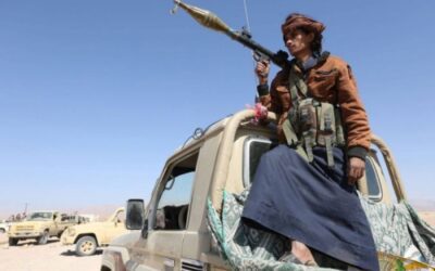 مليشيا الحوثي بمحافظة البيضاء تقصف بالأسلحة الثقيلة منازل المواطنين في قيقة