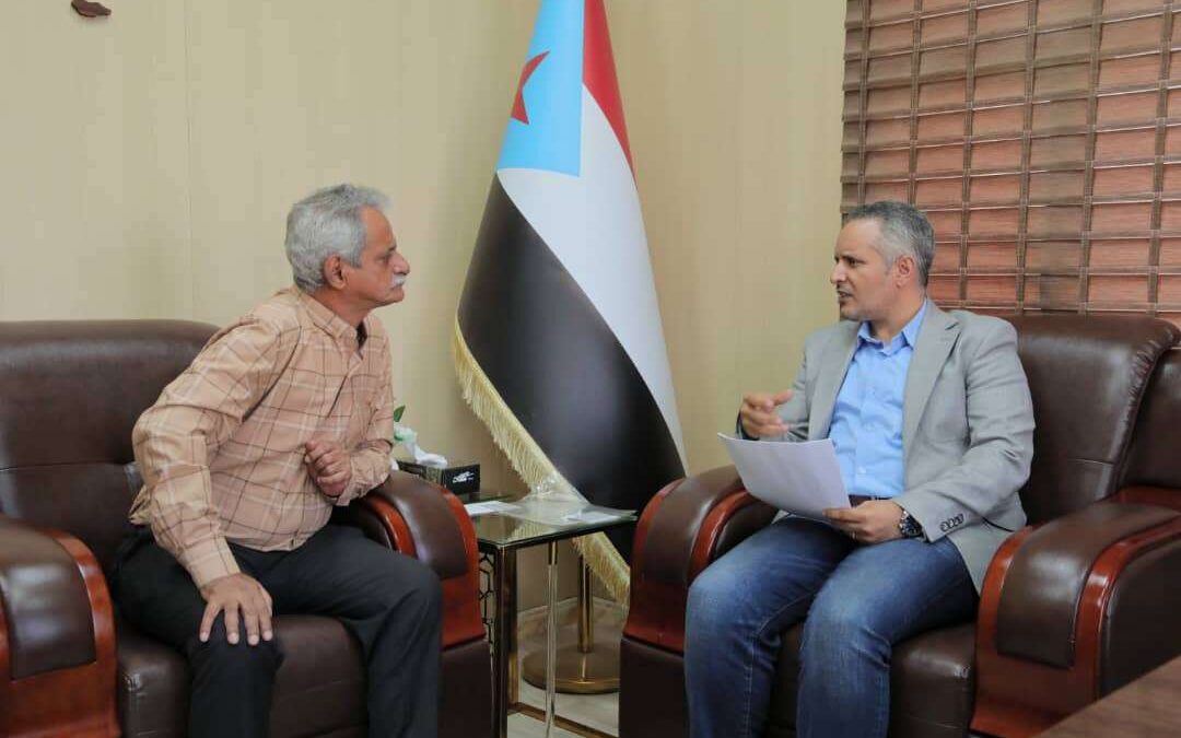 اليافعي يستقبل رئيس رابطة الإعلاميين البيئيين الجنوبيين (تحت التأسيس)